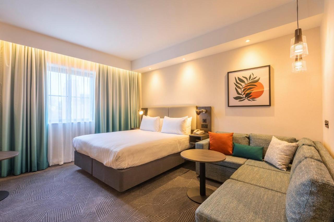 Holiday Inn London Sutton By Ihg Екстериор снимка