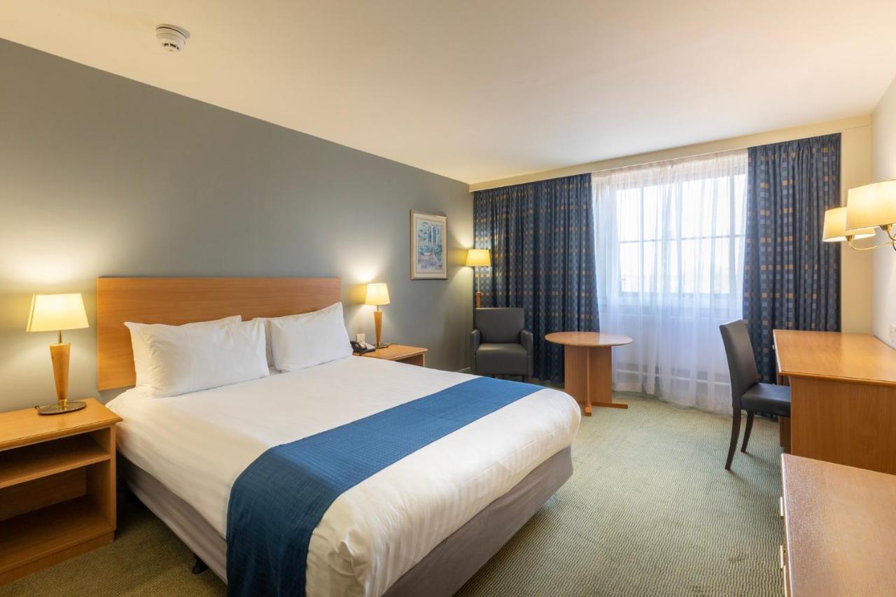 Holiday Inn London Sutton By Ihg Екстериор снимка