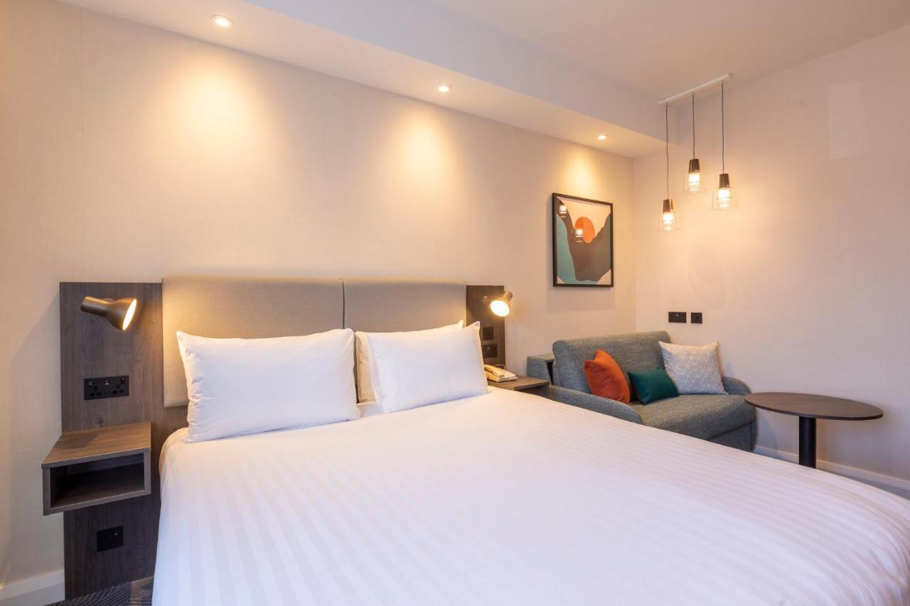Holiday Inn London Sutton By Ihg Екстериор снимка
